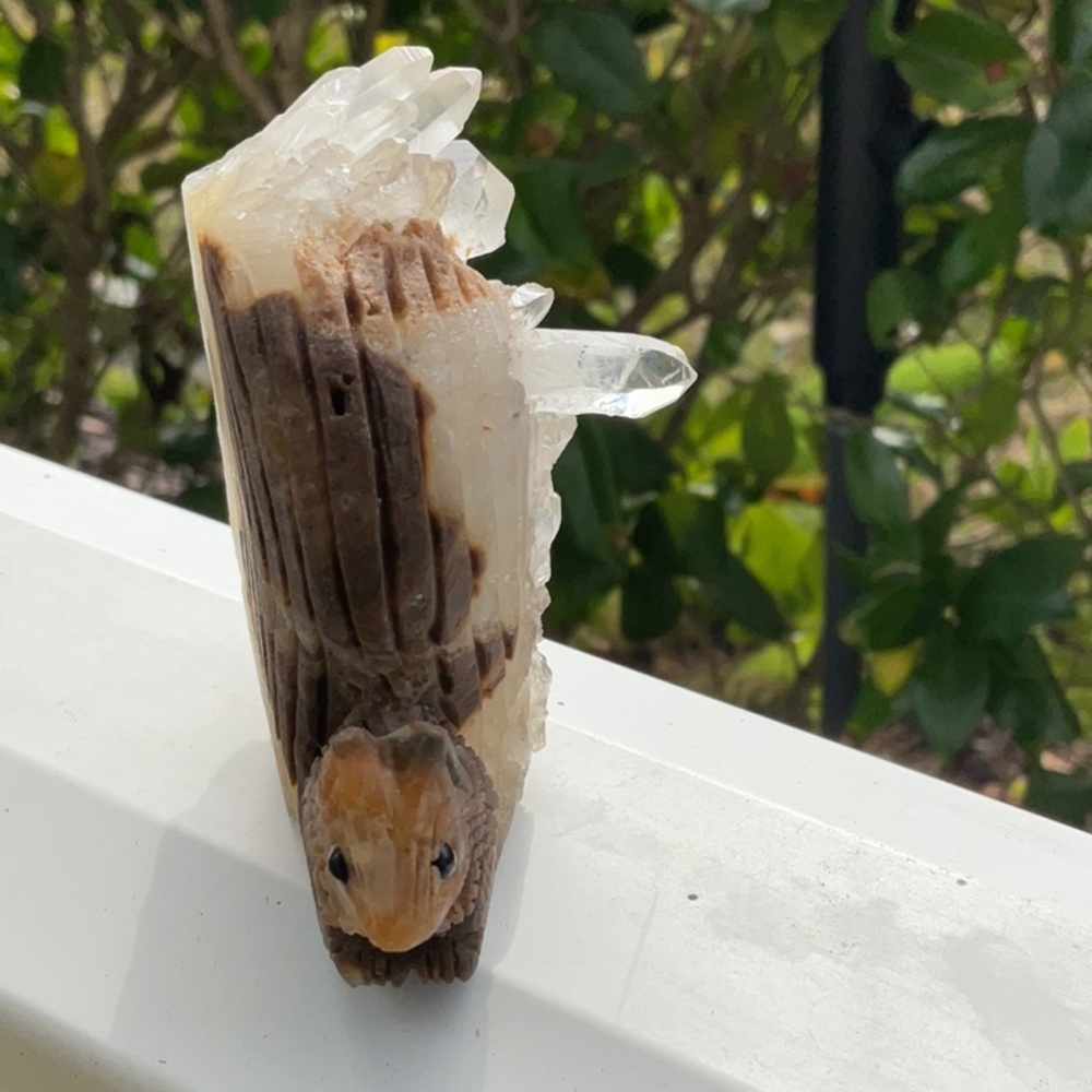 QUARTZ CRYSTAL CLUSTER SQUIRREL